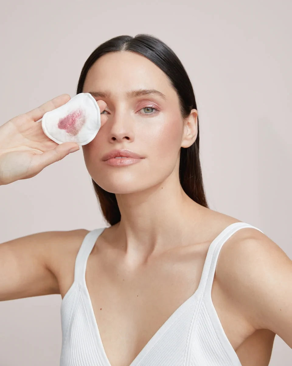 Nivea Eau Micellaire Douceur for dry skin in a 400ml bottle, gentle facial cleanser from Celvess Cosmetic.