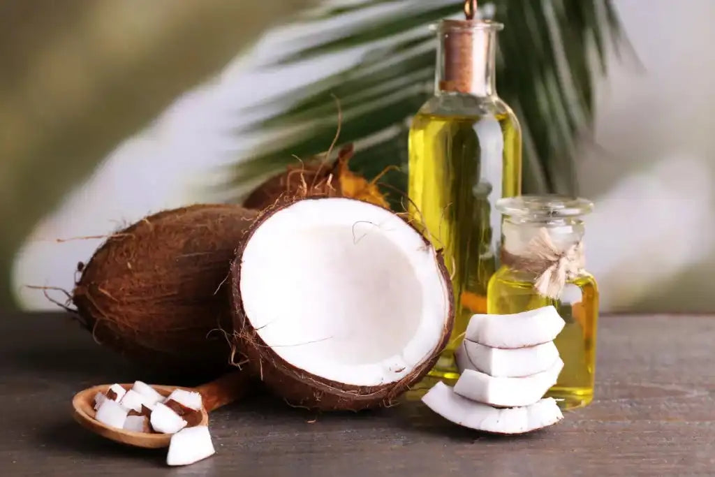 RACINE-VITA Celvess Cosmetic coconut hair oil in 40ml bottle, clear liquid with a golden hue, suitable for nourishing hair treatments.